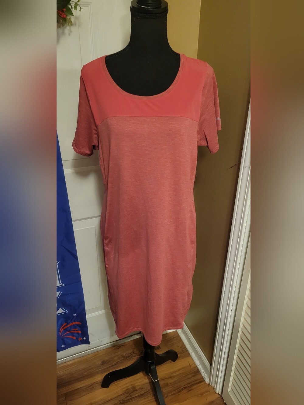 Columbia Women's Place to Place II Dress Omni-Shield Coral, Size Large - Picture 4 of 12